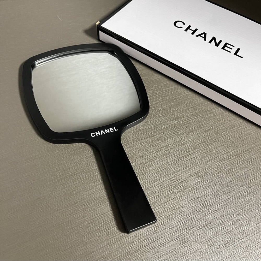 CHANEL BEAUTÊ Handheld Mirror - Picture 2 of 7